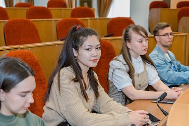 Студенты ОГУ побывали «в сердце» Дома Советов